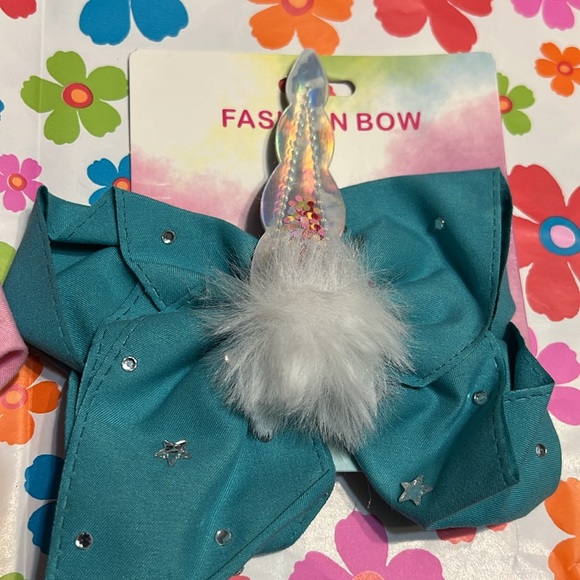 New Set of Two Unicorn Embellished Fashion Hair Bows - Picture 4 of 9